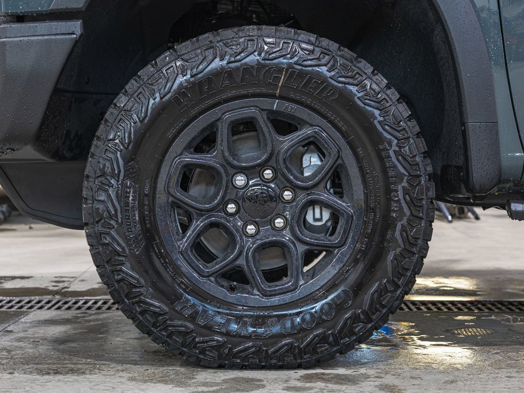 2025 Chevrolet Silverado 1500 in St-Jérôme, Quebec - 37 - w1024h768px
