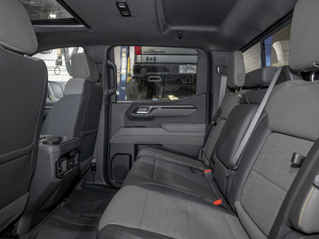 2025 Chevrolet Silverado 1500 in St-Jérôme, Quebec - 33 - w1024h768px