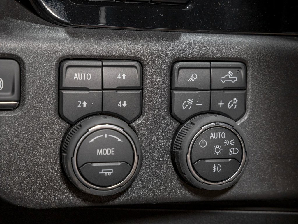 2025 Chevrolet Silverado 1500 in St-Jérôme, Quebec - 26 - w1024h768px