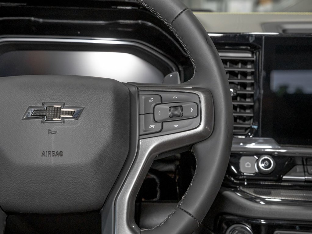 2025 Chevrolet Silverado 1500 in St-Jérôme, Quebec - 16 - w1024h768px