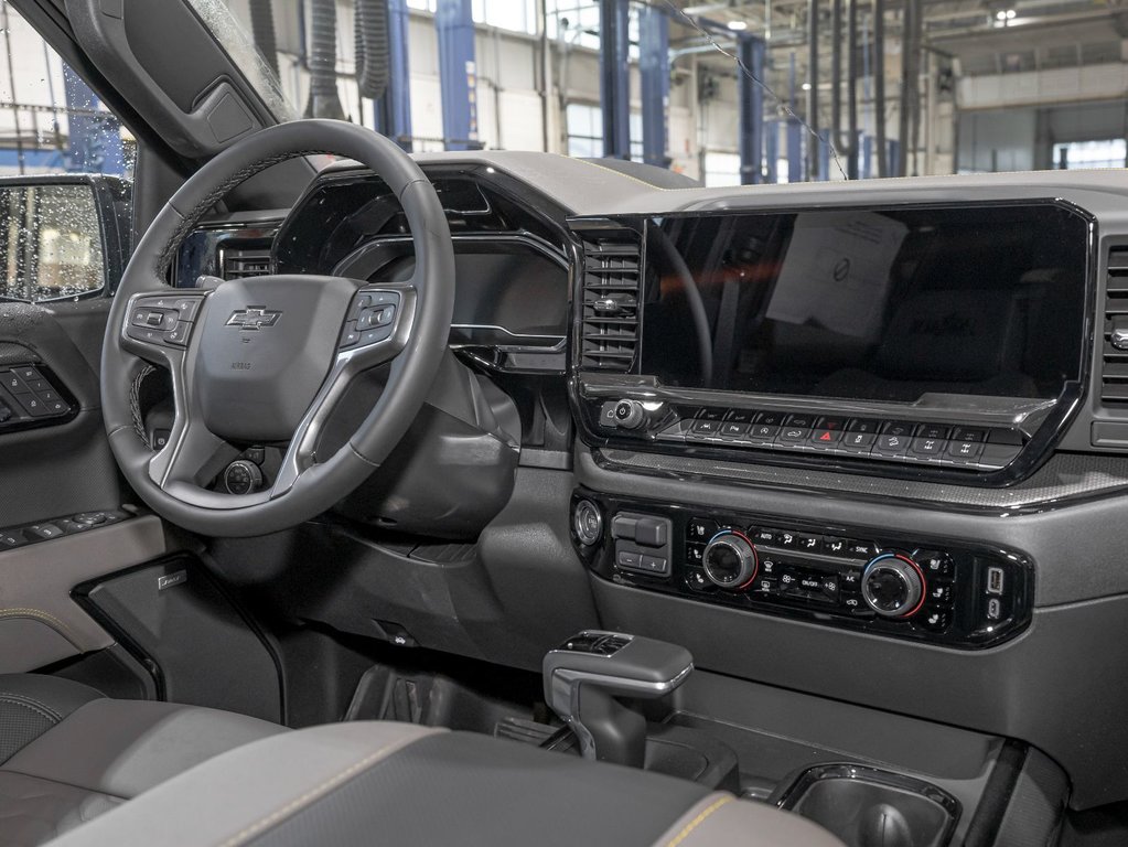 2025 Chevrolet Silverado 1500 in St-Jérôme, Quebec - 32 - w1024h768px