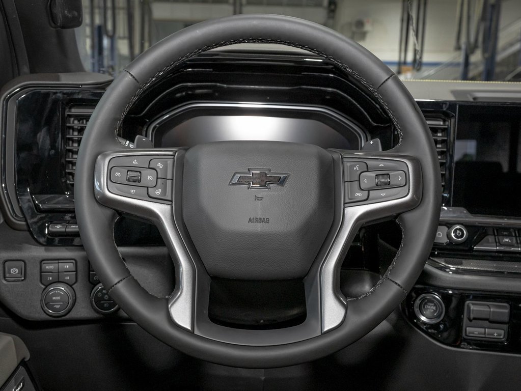 2025 Chevrolet Silverado 1500 in St-Jérôme, Quebec - 13 - w1024h768px