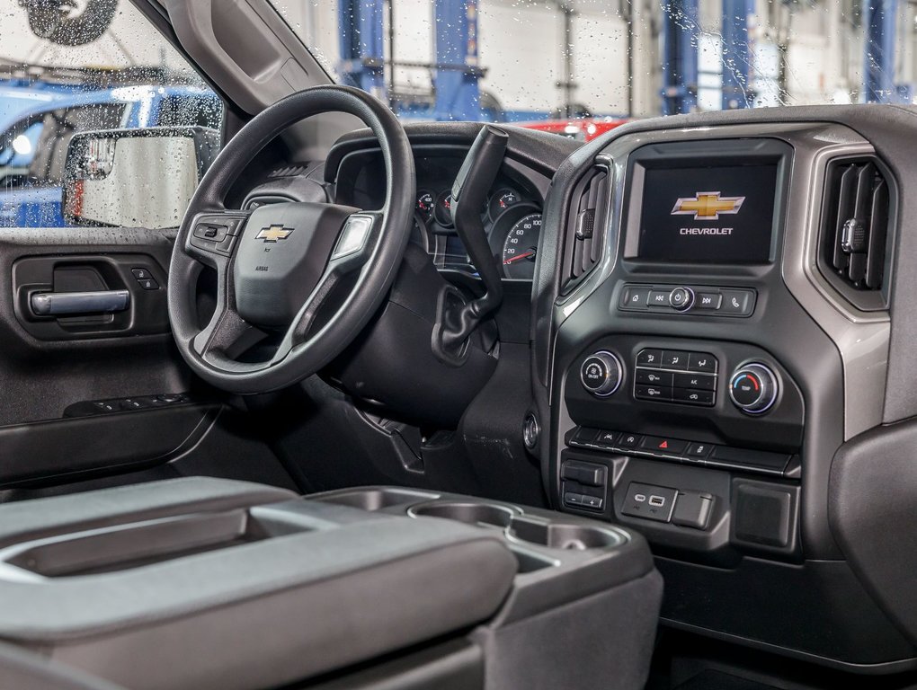 2025 Chevrolet Silverado 1500 in St-Jérôme, Quebec - 26 - w1024h768px