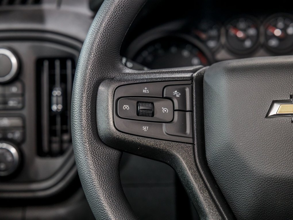 2025 Chevrolet Silverado 1500 in St-Jérôme, Quebec - 13 - w1024h768px