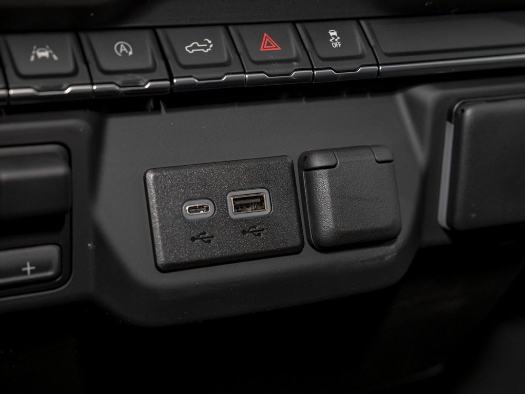 2025 Chevrolet Silverado 1500 in St-Jérôme, Quebec - 25 - w1024h768px