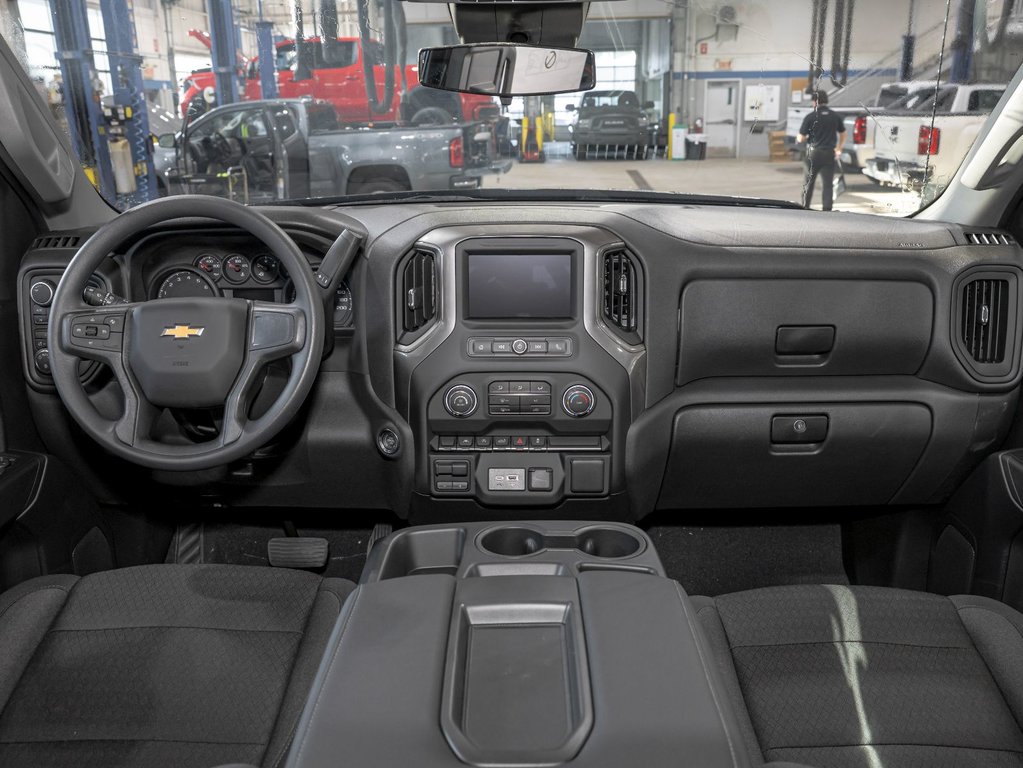 2025 Chevrolet Silverado 1500 in St-Jérôme, Quebec - 4 - w1024h768px