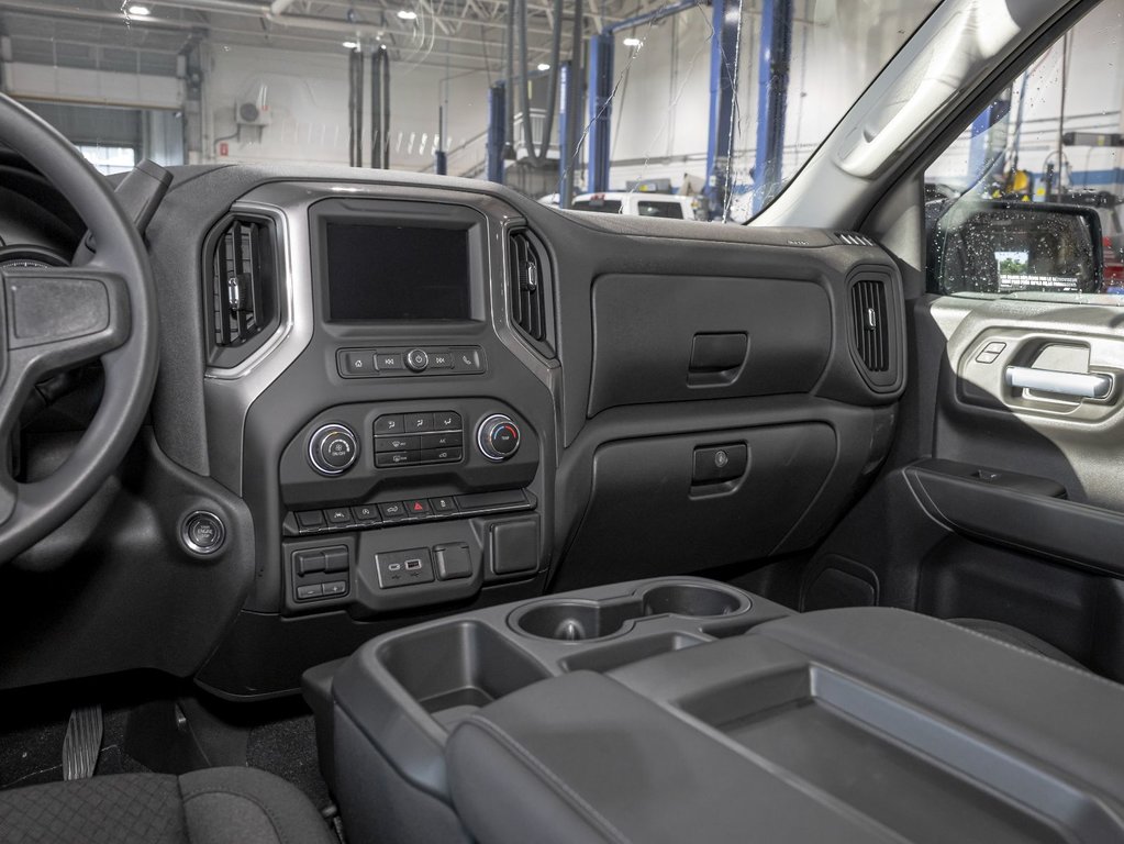 2025 Chevrolet Silverado 1500 in St-Jérôme, Quebec - 17 - w1024h768px