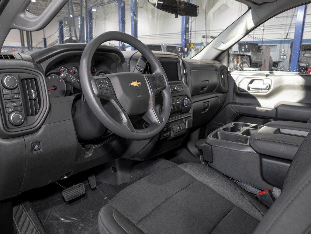 2025 Chevrolet Silverado 1500 in St-Jérôme, Quebec - 11 - w1024h768px