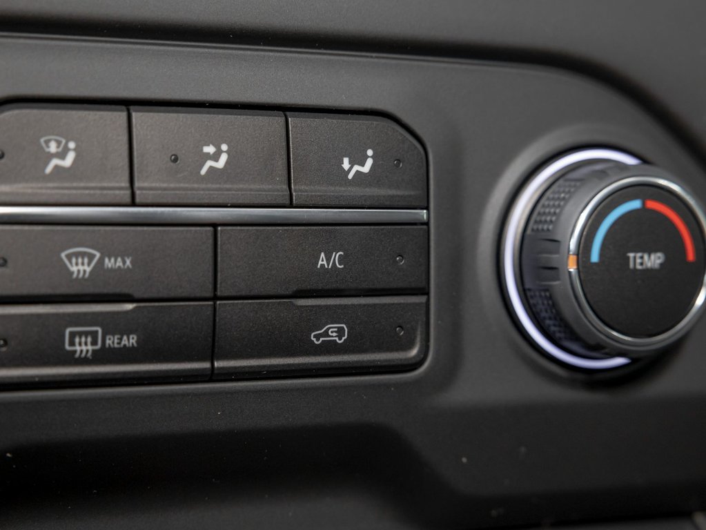 2025 Chevrolet Silverado 1500 in St-Jérôme, Quebec - 19 - w1024h768px