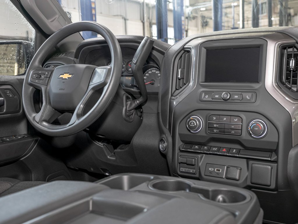 2025 Chevrolet Silverado 1500 in St-Jérôme, Quebec - 26 - w1024h768px