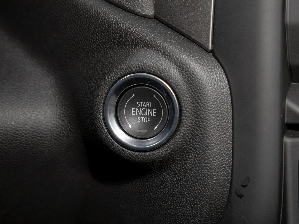 2025 Chevrolet Silverado 1500 in St-Jérôme, Quebec - 18 - w1024h768px