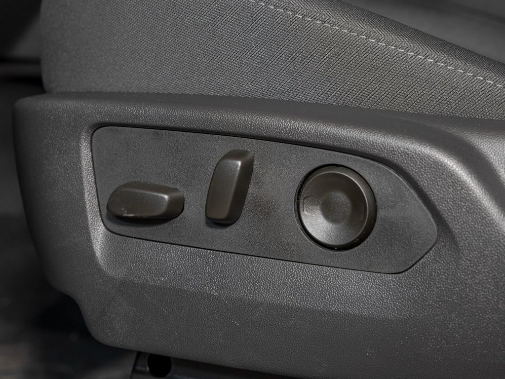 2025 Chevrolet Silverado 1500 in St-Jérôme, Quebec - 23 - w1024h768px