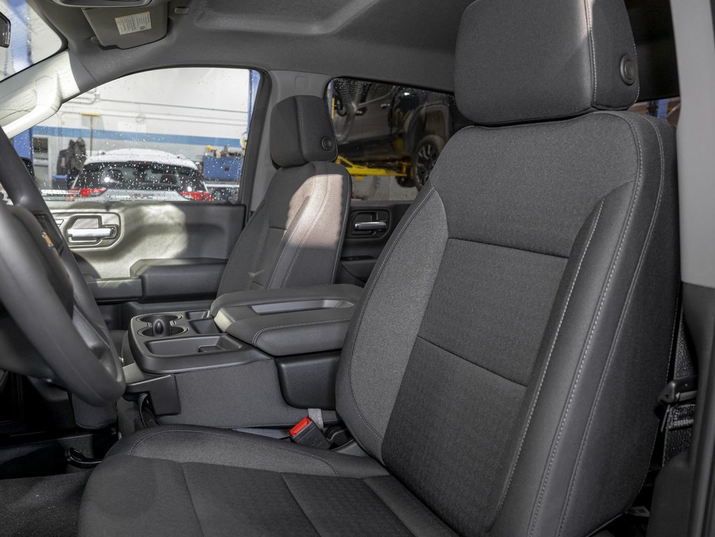 2025 Chevrolet Silverado 1500 in St-Jérôme, Quebec - 10 - w1024h768px