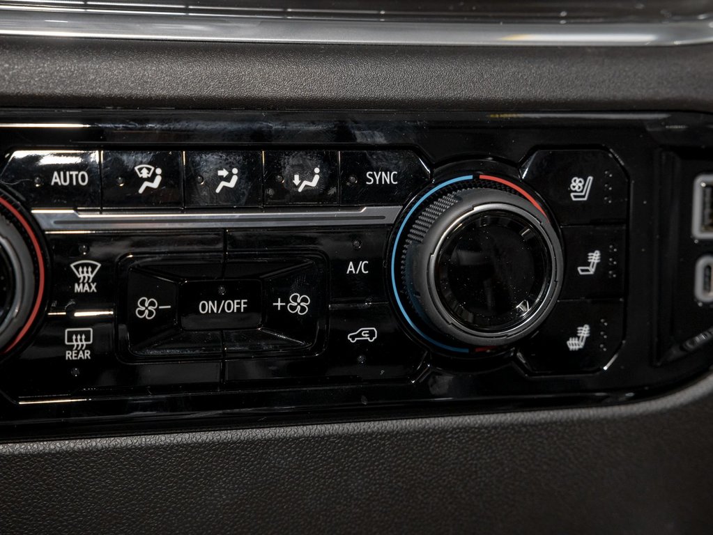 2025 Chevrolet Silverado 1500 in St-Jérôme, Quebec - 24 - w1024h768px