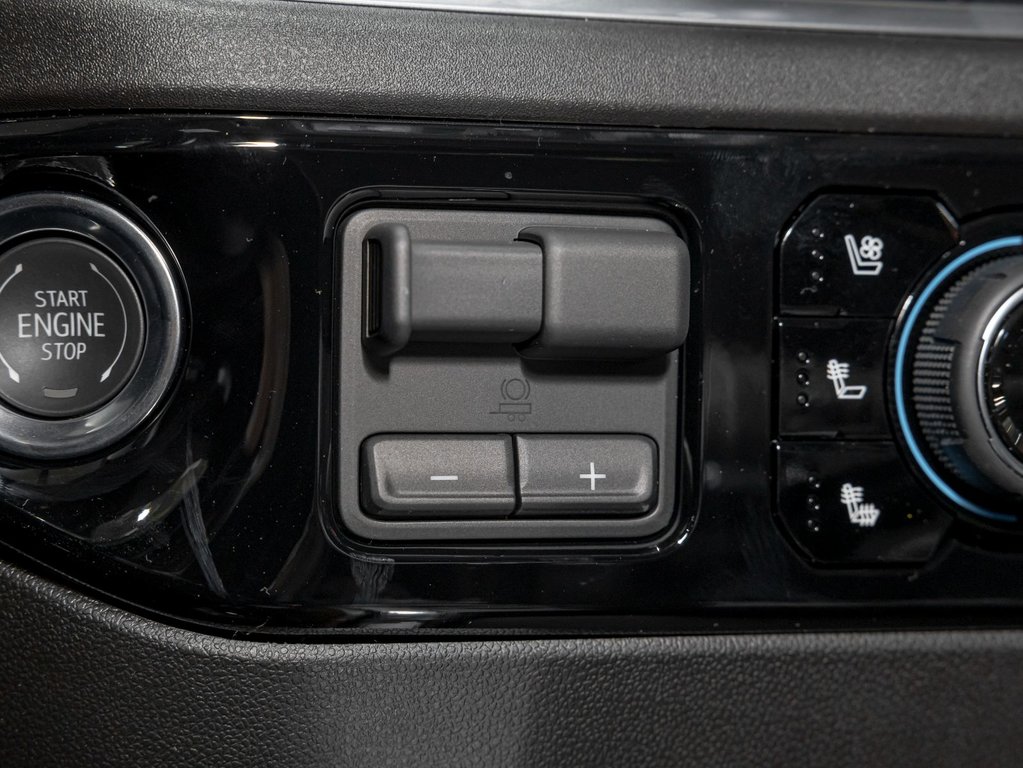 2025 Chevrolet Silverado 1500 in St-Jérôme, Quebec - 26 - w1024h768px