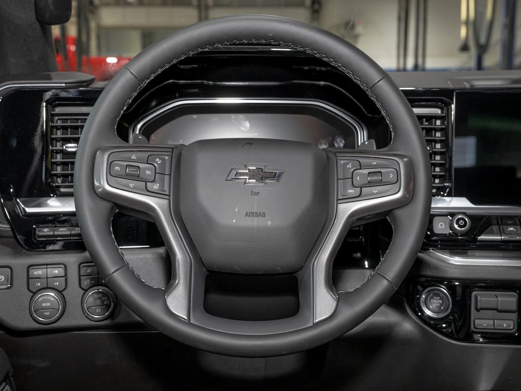 2025 Chevrolet Silverado 1500 in St-Jérôme, Quebec - 13 - w1024h768px