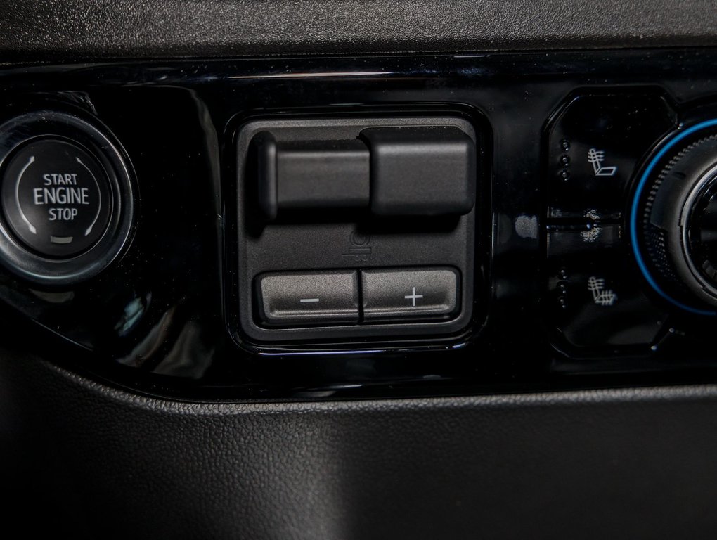 2025 Chevrolet Silverado 1500 in St-Jérôme, Quebec - 25 - w1024h768px