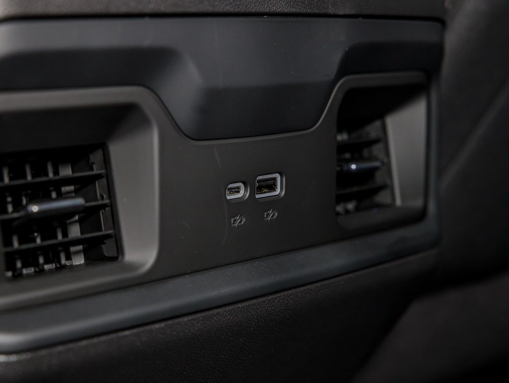 2025 Chevrolet Silverado 1500 in St-Jérôme, Quebec - 32 - w1024h768px
