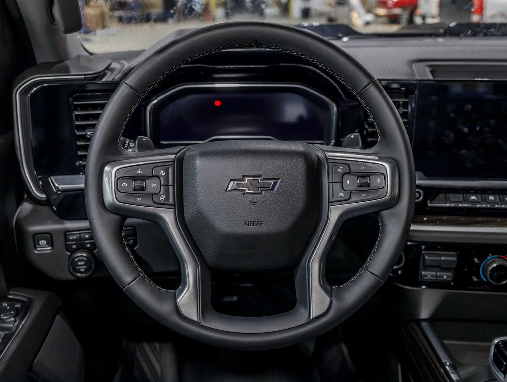 2025 Chevrolet Silverado 1500 in St-Jérôme, Quebec - 13 - w1024h768px