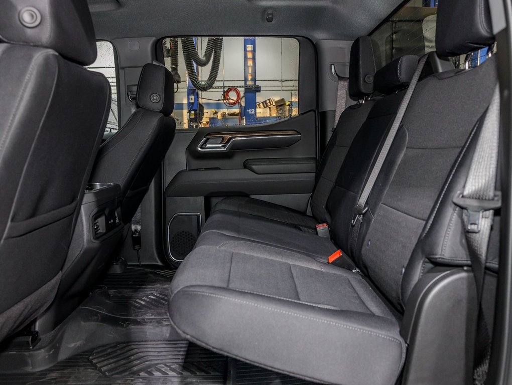 2025 Chevrolet Silverado 1500 in St-Jérôme, Quebec - 31 - w1024h768px