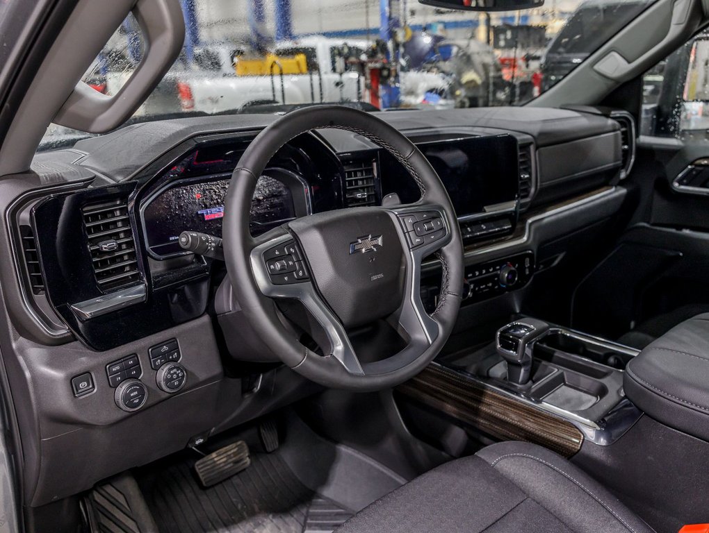 2025 Chevrolet Silverado 1500 in St-Jérôme, Quebec - 12 - w1024h768px