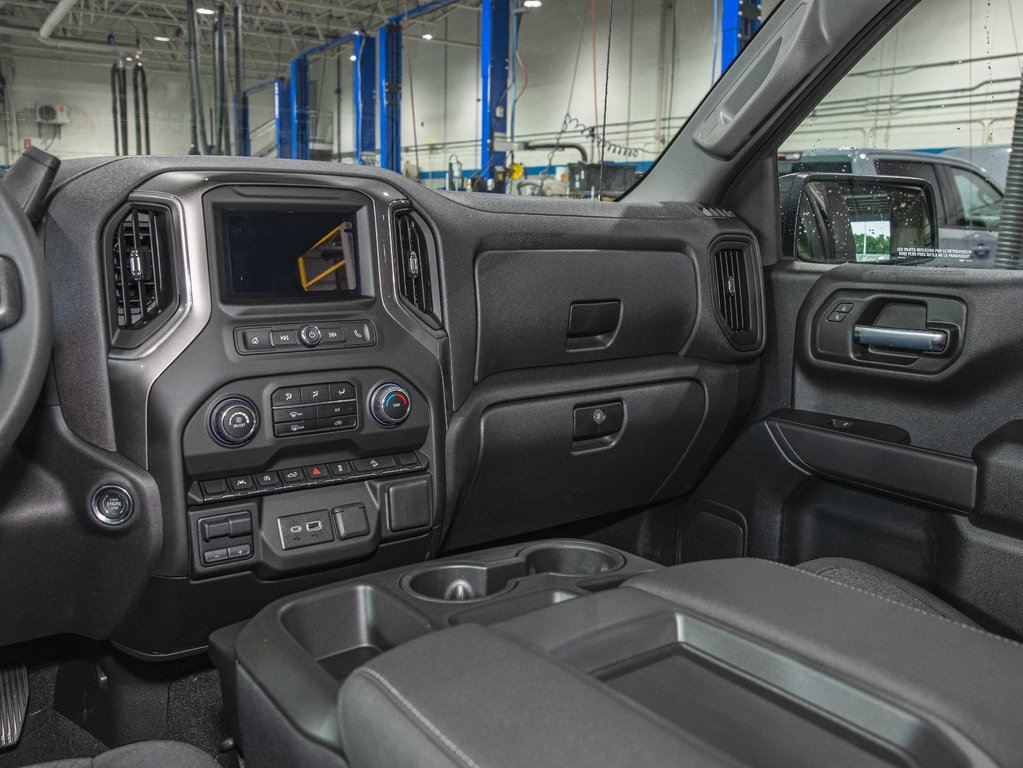Chevrolet Silverado 1500  2025 à St-Jérôme, Québec - 16 - w1024h768px