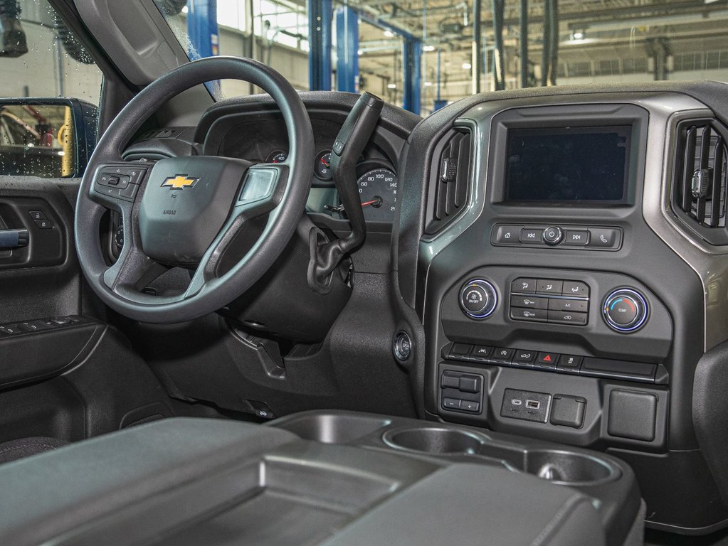 2025 Chevrolet Silverado 1500 in St-Jérôme, Quebec - 26 - w1024h768px