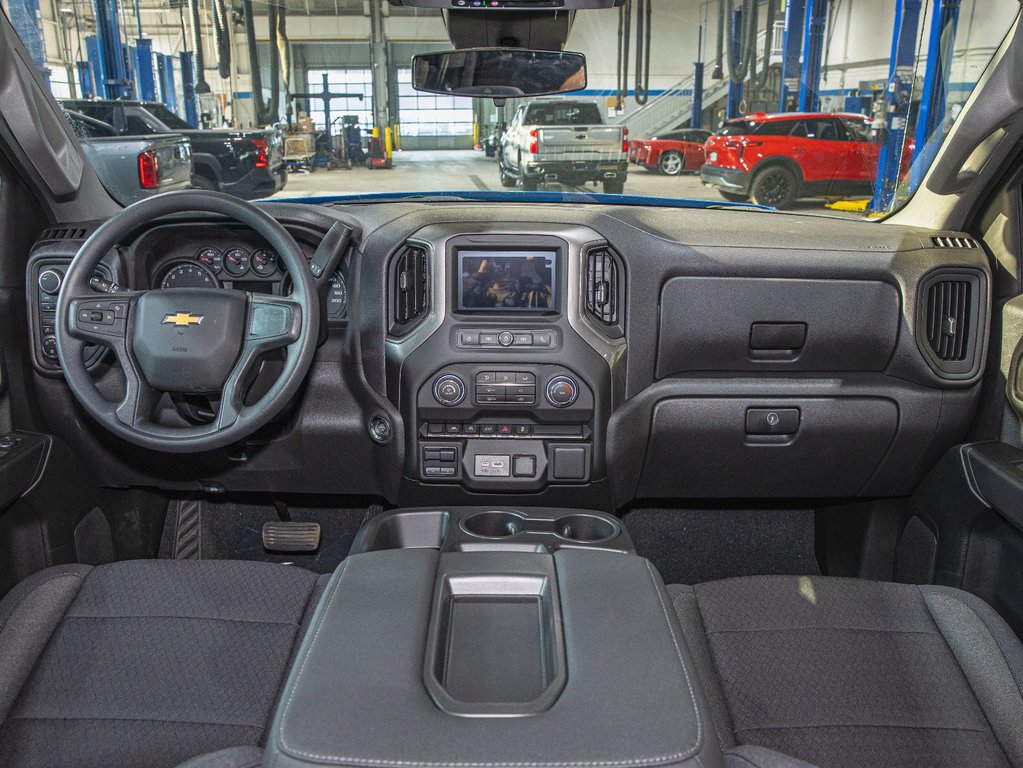 2025 Chevrolet Silverado 1500 in St-Jérôme, Quebec - 4 - w1024h768px