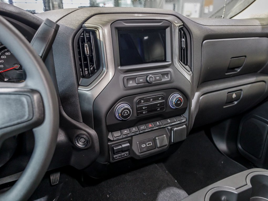 Chevrolet Silverado 1500  2025 à St-Jérôme, Québec - 18 - w1024h768px