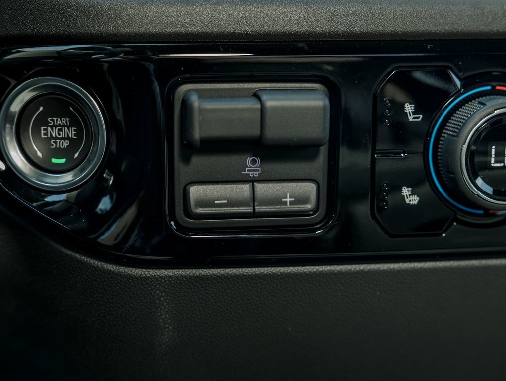 2025 Chevrolet Silverado 1500 in St-Jérôme, Quebec - 25 - w1024h768px