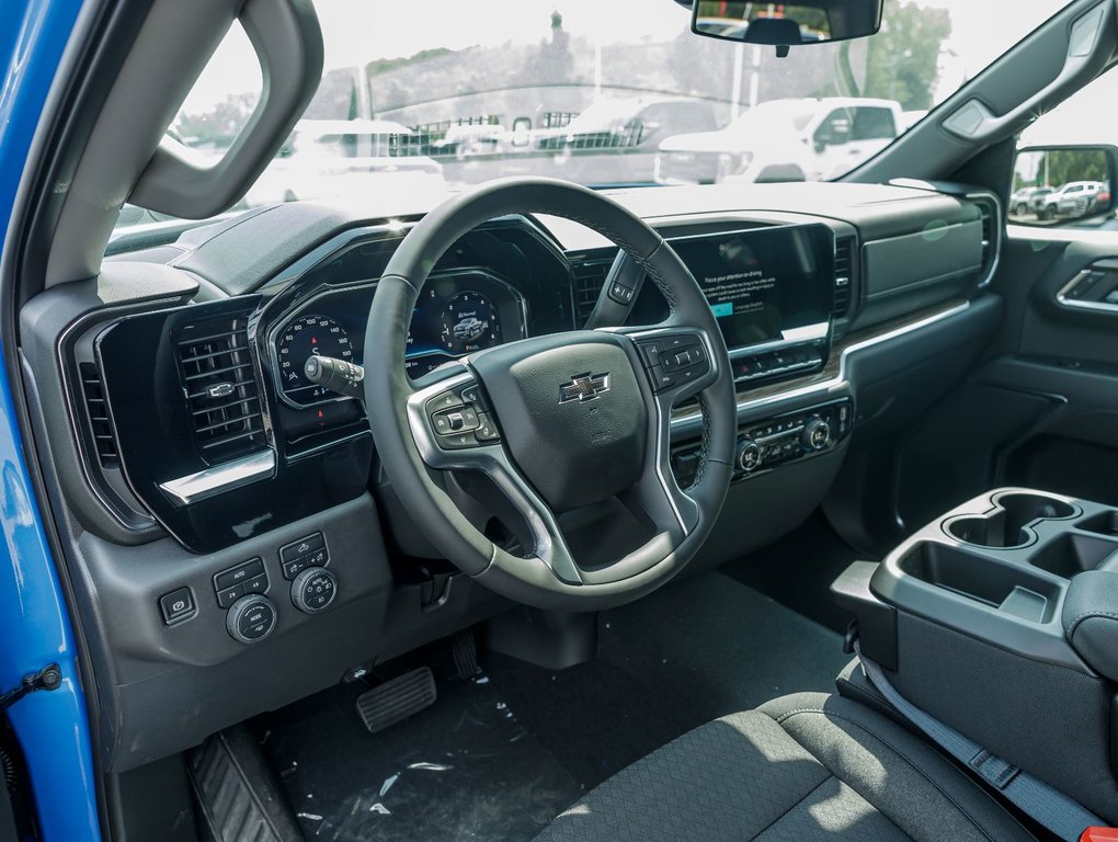 2025 Chevrolet Silverado 1500 in St-Jérôme, Quebec - 12 - w1024h768px