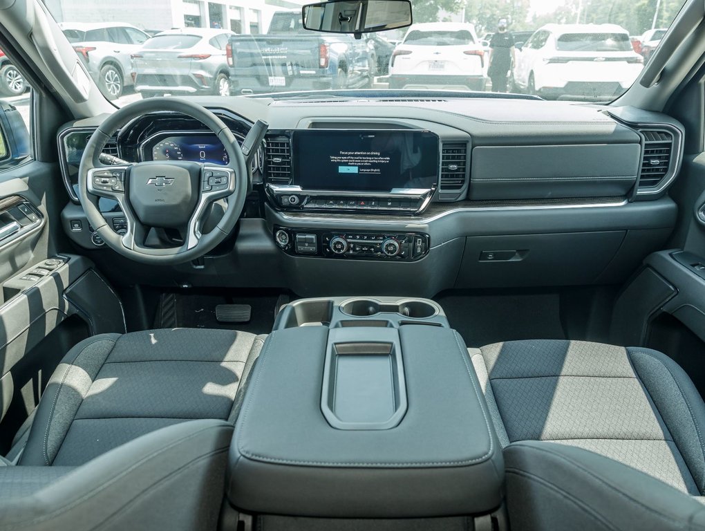 2025 Chevrolet Silverado 1500 in St-Jérôme, Quebec - 4 - w1024h768px