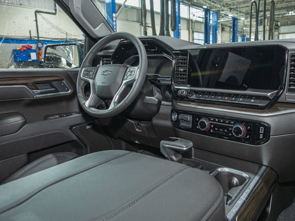 Chevrolet Silverado 1500  2025 à St-Jérôme, Québec - 32 - w1024h768px