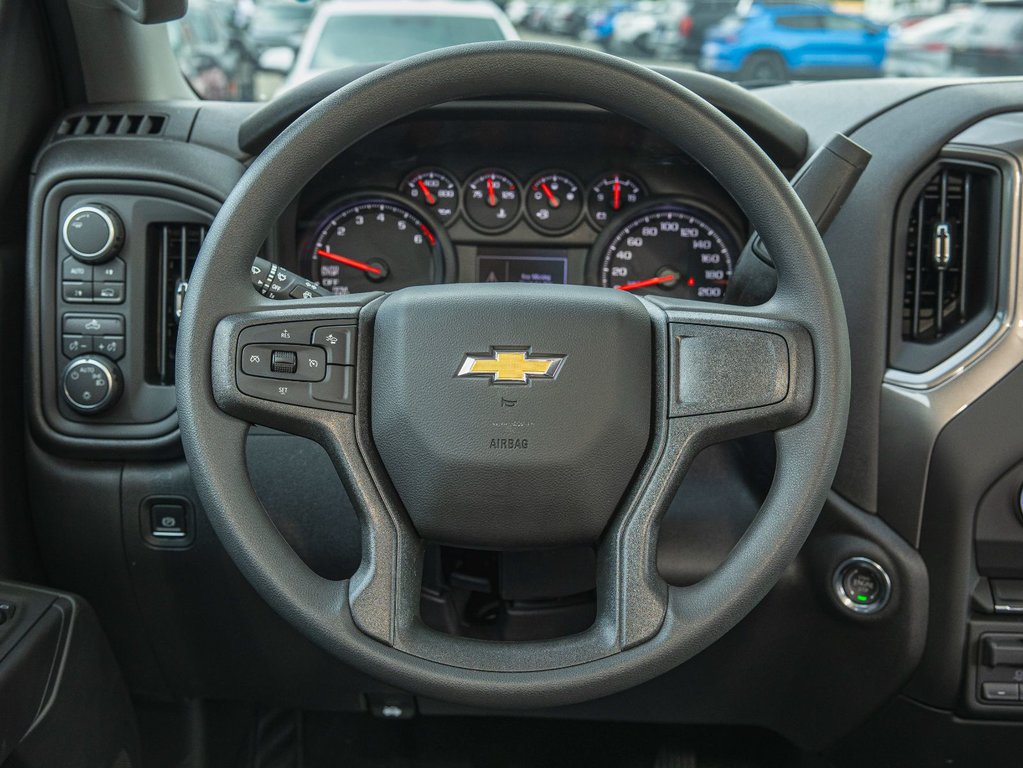 Chevrolet Silverado 1500  2025 à St-Jérôme, Québec - 13 - w1024h768px
