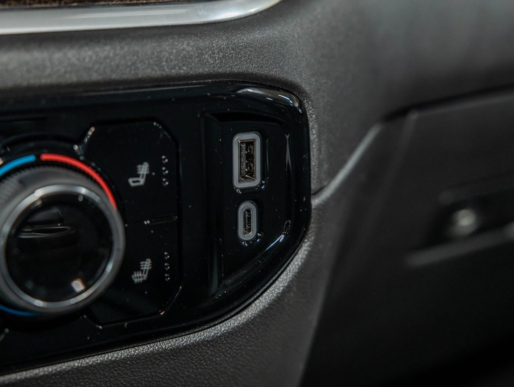 2025 Chevrolet Silverado 1500 in St-Jérôme, Quebec - 30 - w1024h768px