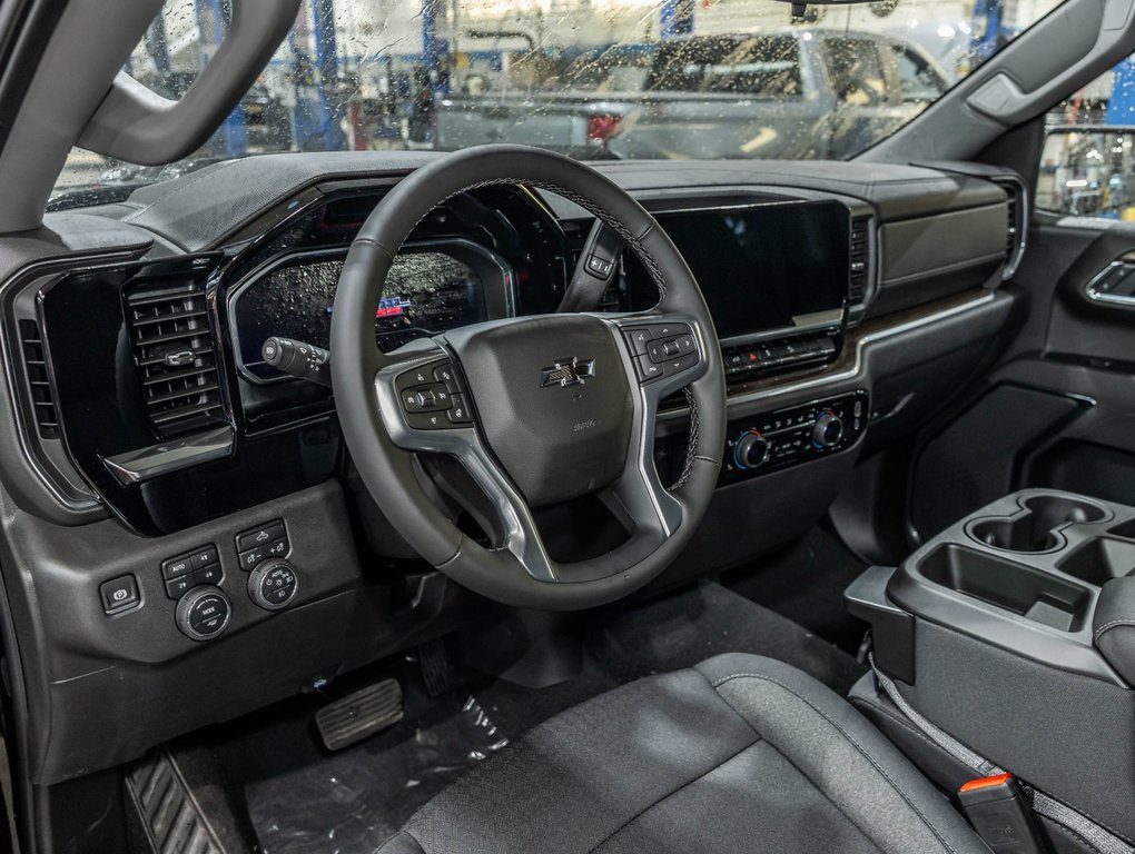 2025 Chevrolet Silverado 1500 in St-Jérôme, Quebec - 12 - w1024h768px