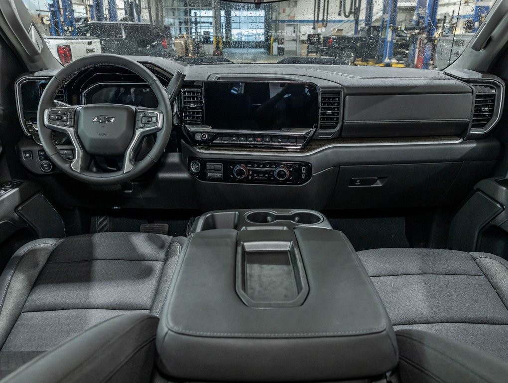 2025 Chevrolet Silverado 1500 in St-Jérôme, Quebec - 4 - w1024h768px