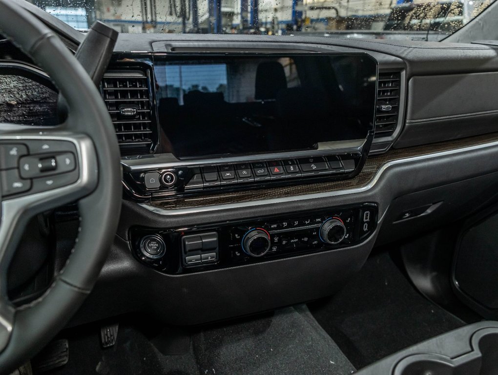 2025 Chevrolet Silverado 1500 in St-Jérôme, Quebec - 20 - w1024h768px