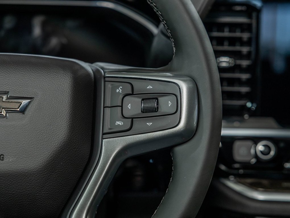 2025 Chevrolet Silverado 1500 in St-Jérôme, Quebec - 16 - w1024h768px