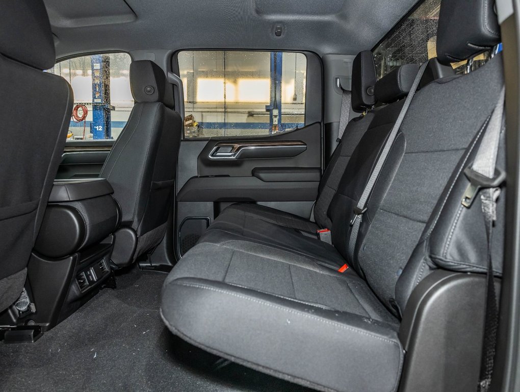 2025 Chevrolet Silverado 1500 in St-Jérôme, Quebec - 32 - w1024h768px