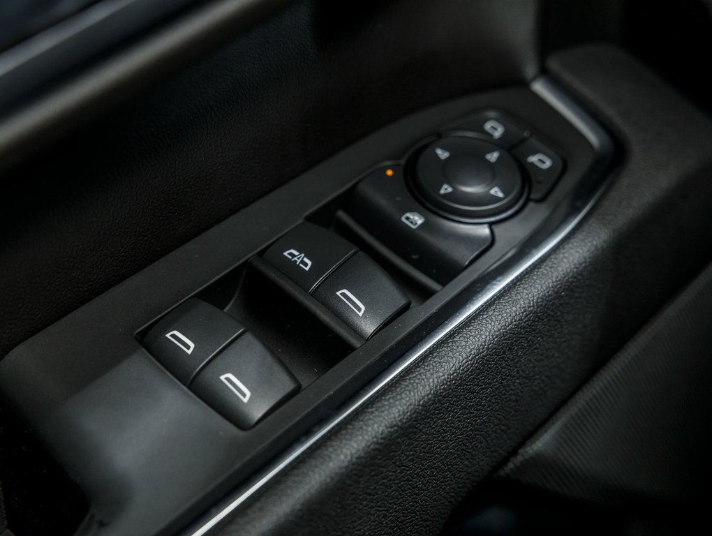 2025 Chevrolet Silverado 1500 in St-Jérôme, Quebec - 29 - w1024h768px