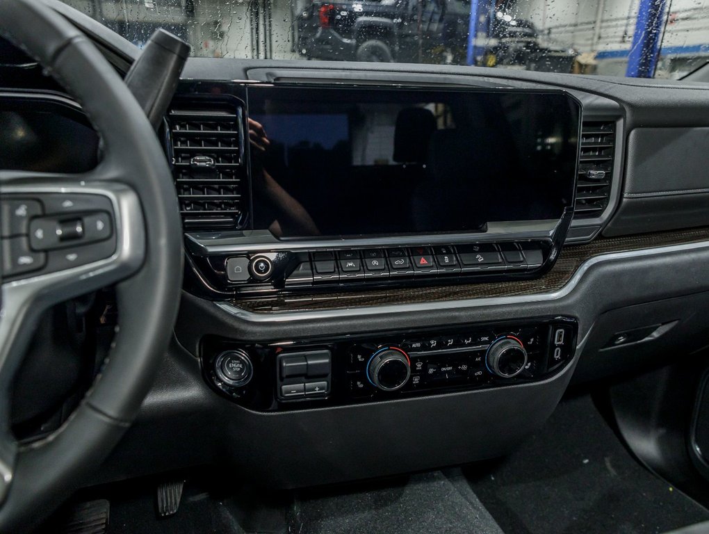 2025 Chevrolet Silverado 1500 in St-Jérôme, Quebec - 20 - w1024h768px