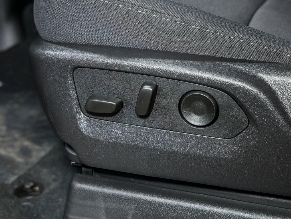 2025 Chevrolet Silverado 1500 in St-Jérôme, Quebec - 27 - w1024h768px