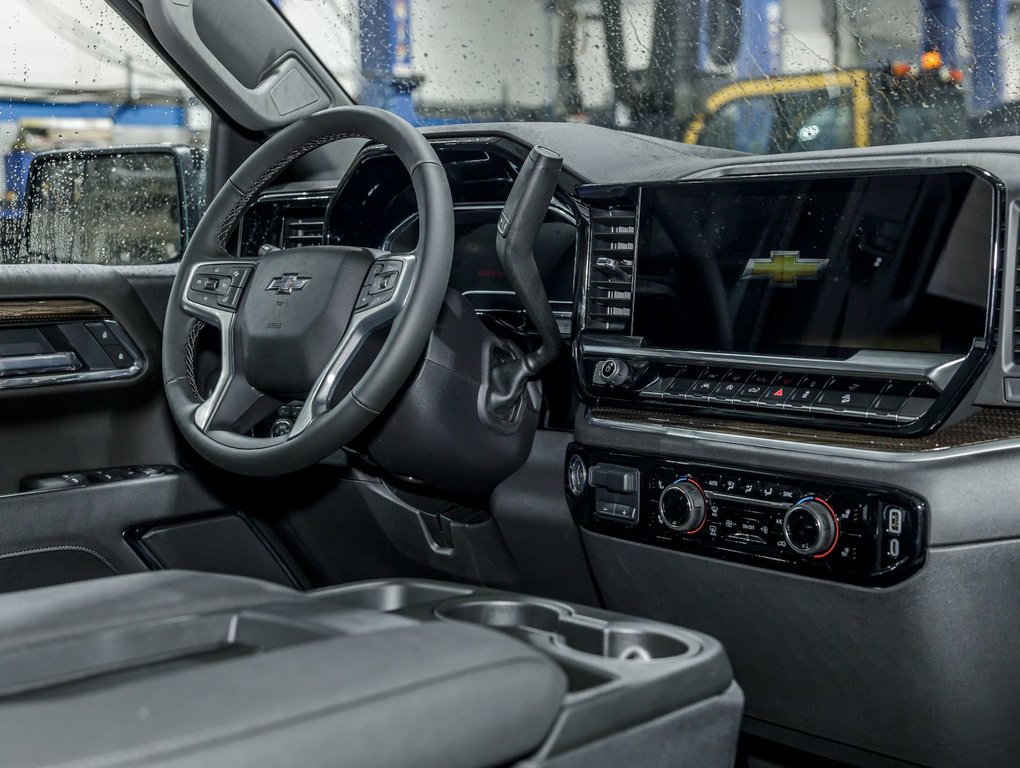 2025 Chevrolet Silverado 1500 in St-Jérôme, Quebec - 31 - w1024h768px