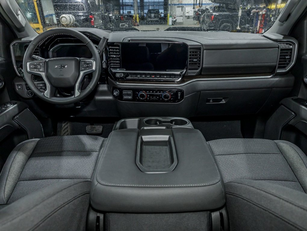 2025 Chevrolet Silverado 1500 in St-Jérôme, Quebec - 4 - w1024h768px