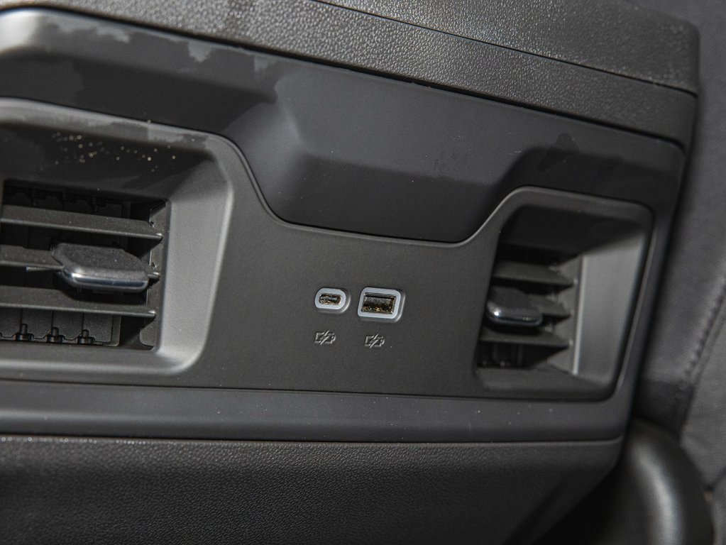 2025 Chevrolet Silverado 1500 in St-Jérôme, Quebec - 33 - w1024h768px