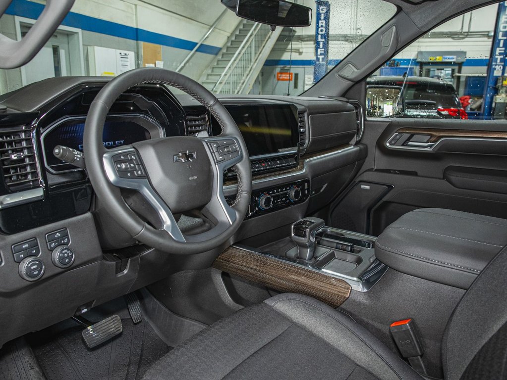 2025 Chevrolet Silverado 1500 in St-Jérôme, Quebec - 12 - w1024h768px