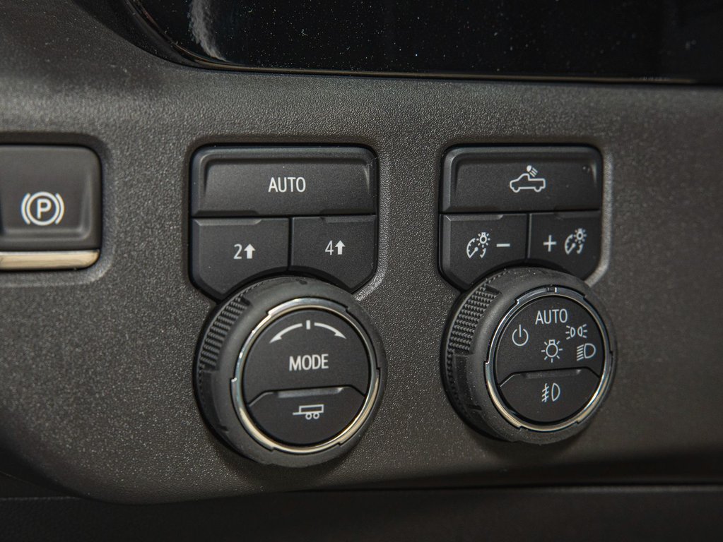 2025 Chevrolet Silverado 1500 in St-Jérôme, Quebec - 25 - w1024h768px