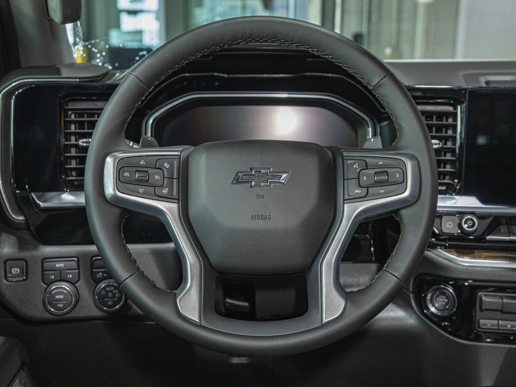2025 Chevrolet Silverado 1500 in St-Jérôme, Quebec - 13 - w1024h768px