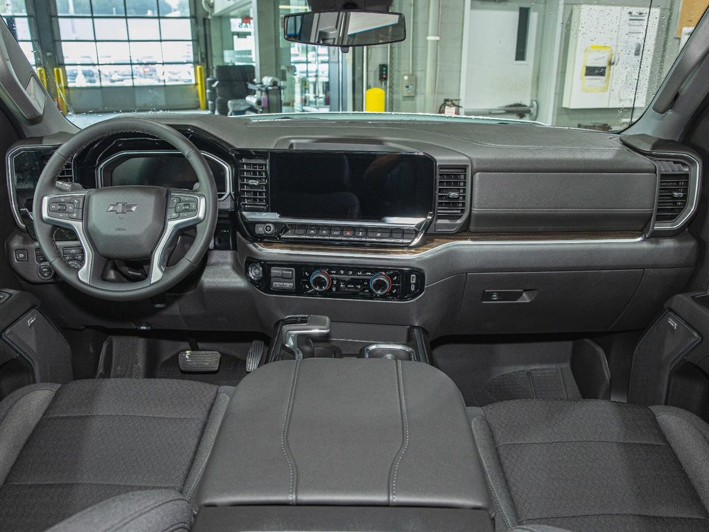 2025 Chevrolet Silverado 1500 in St-Jérôme, Quebec - 4 - w1024h768px